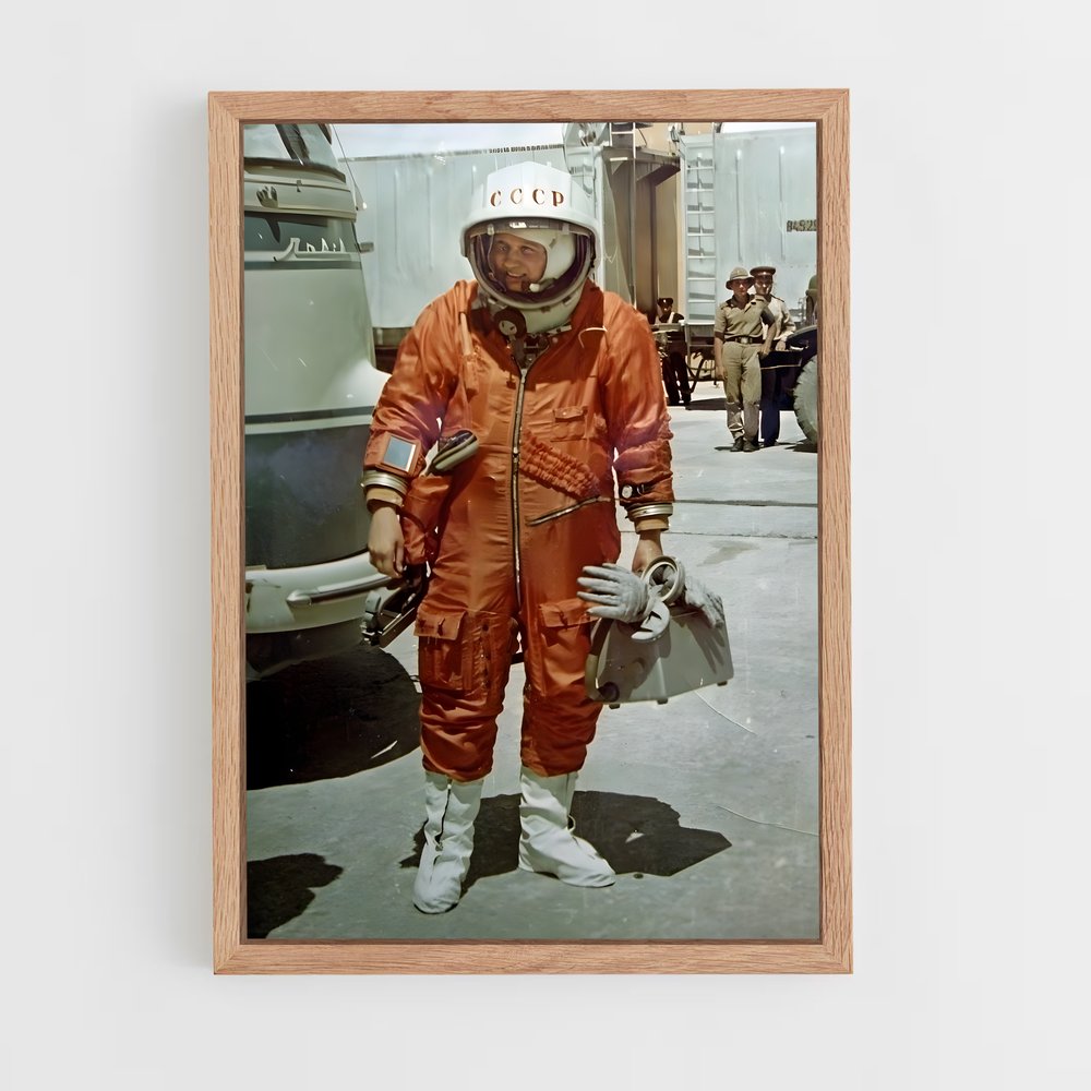 Poster L'Astronaute Orange – affiche Espace rétro (vue 4)